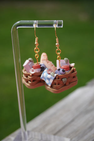 ❤️Picnic Basket Earrings